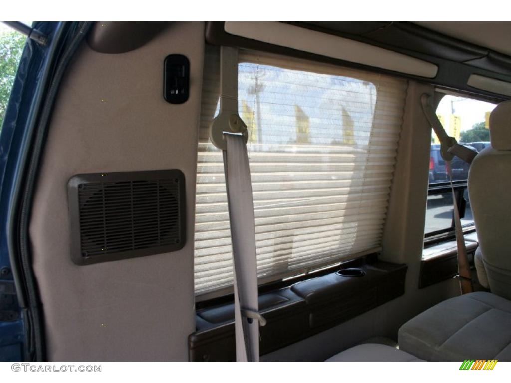 2002 Safari SLE Passenger Conversion - Cadet Blue Metallic / Neutral photo #51