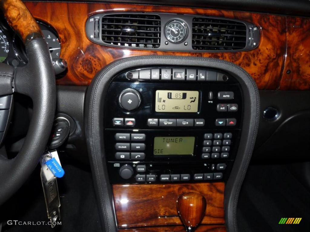 2007 Jaguar XJ XJ8 Controls Photo #48279499