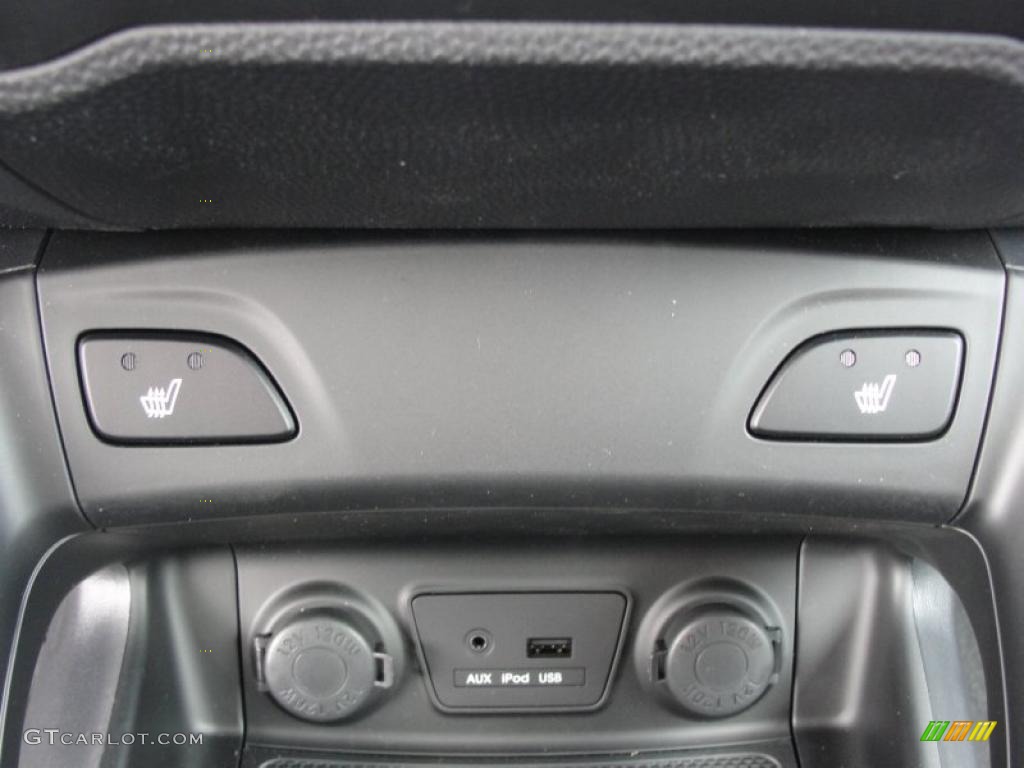 2011 Hyundai Tucson Limited Controls Photo #48279898