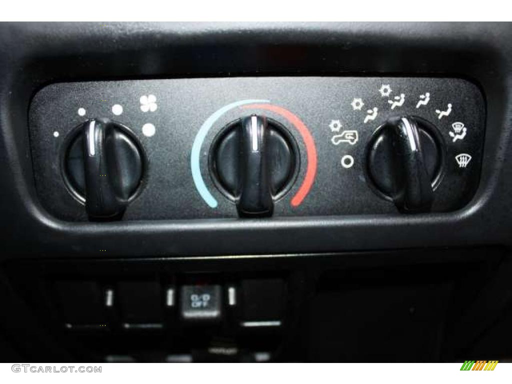 2005 Jeep Wrangler SE 4x4 Controls Photo #48280843