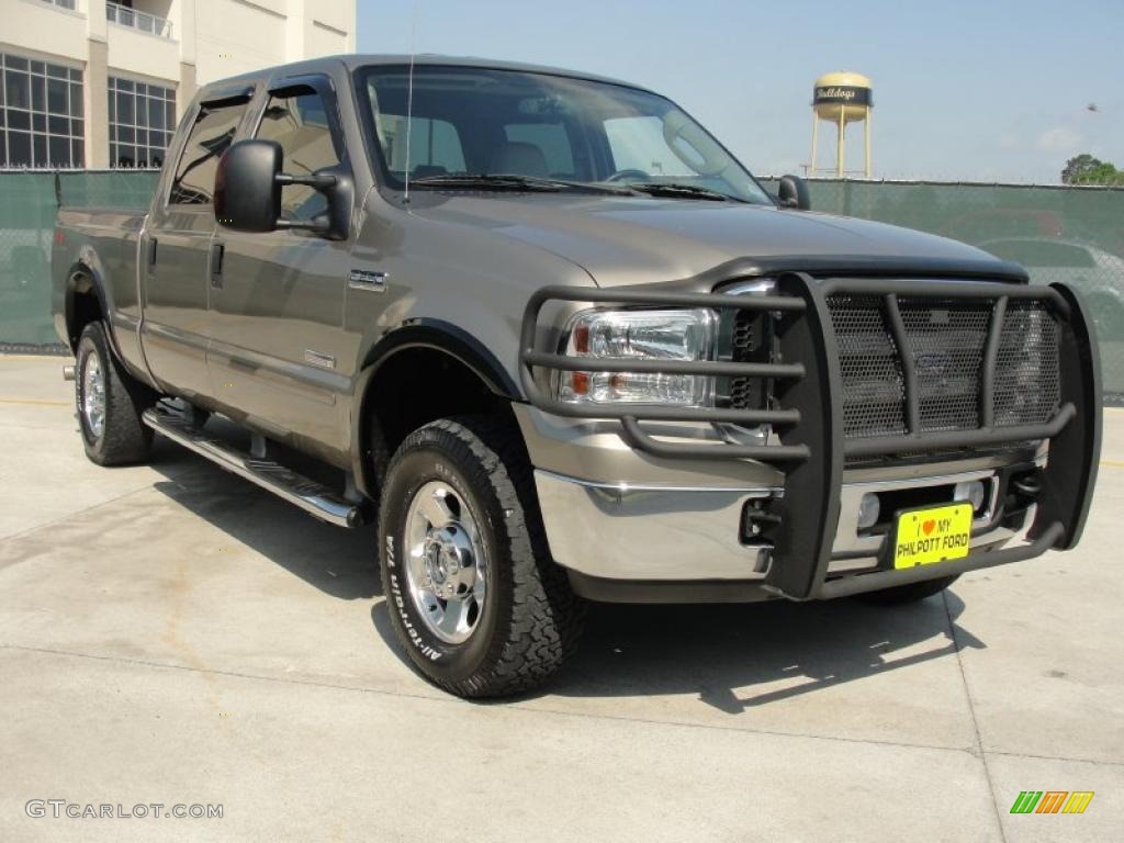 2005 F250 Super Duty Lariat FX4 Crew Cab 4x4 - Arizona Beige Metallic / Tan photo #1