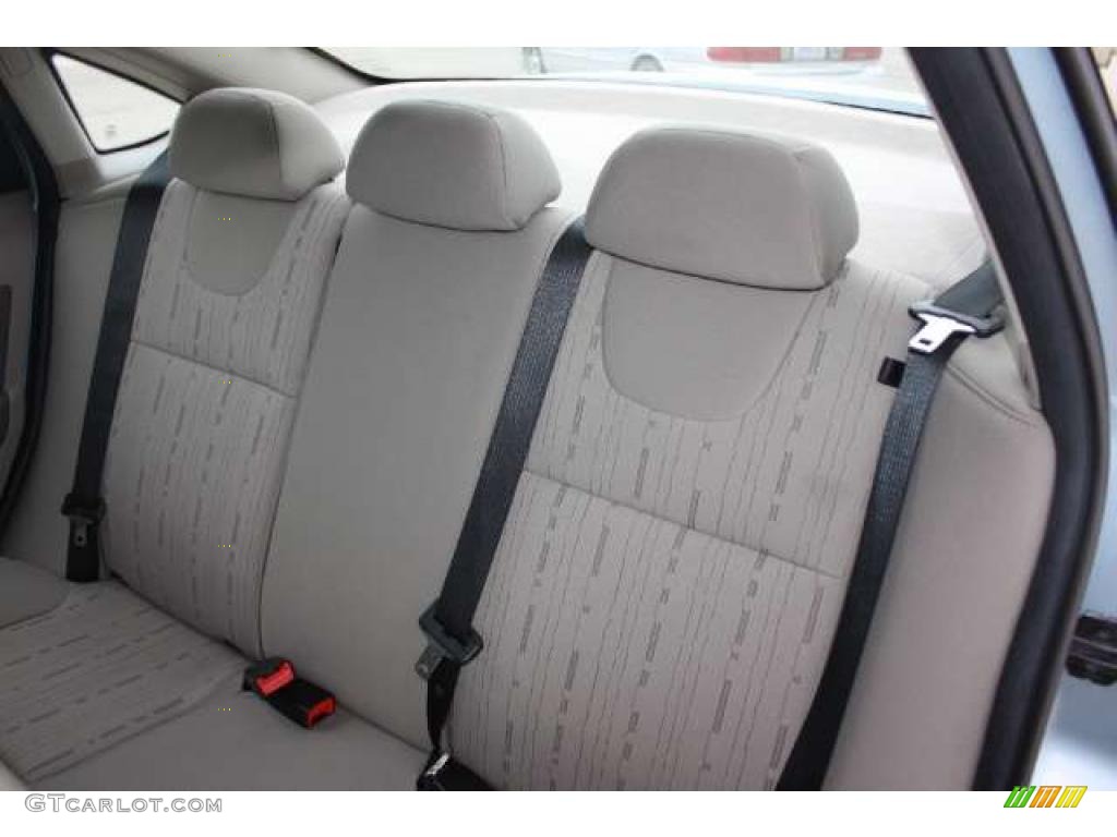 2009 Focus SE Sedan - Light Ice Blue Metallic / Medium Stone photo #22