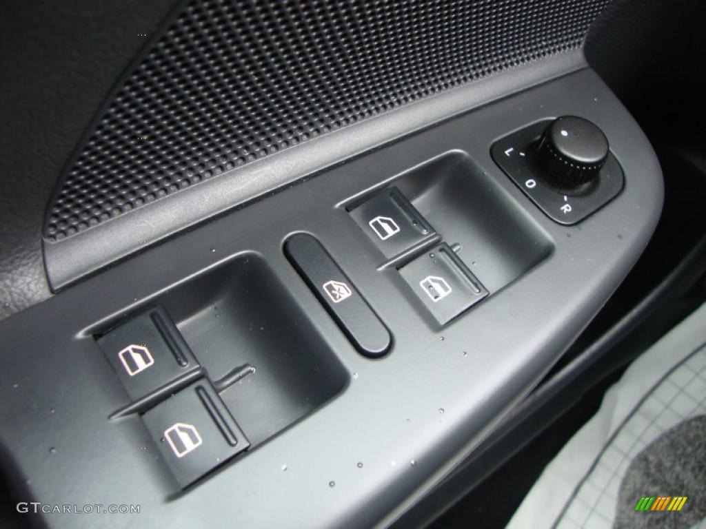 2008 Volkswagen GTI 4 Door Controls Photo #48284917