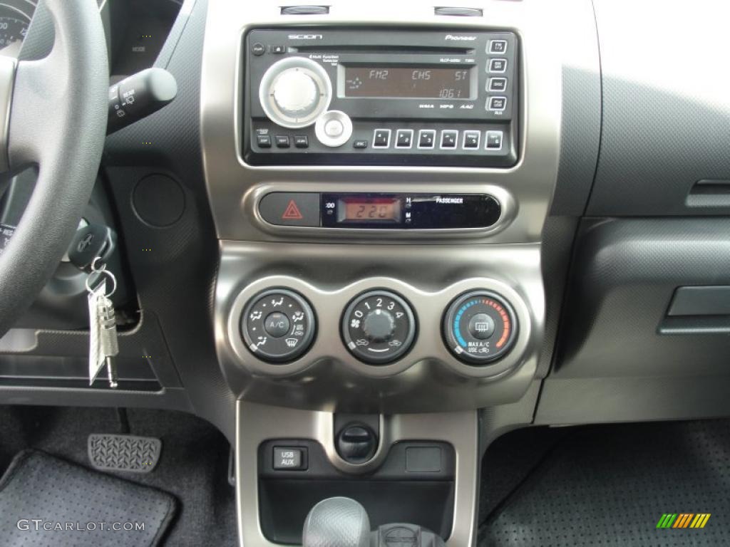 2011 Scion xD Standard xD Model Controls Photo #48286051