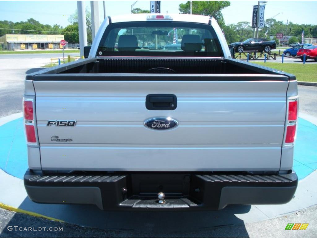 2010 F150 XL Regular Cab - Ingot Silver Metallic / Medium Stone photo #4
