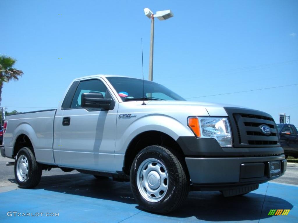 2010 F150 XL Regular Cab - Ingot Silver Metallic / Medium Stone photo #7