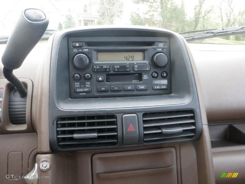 2002 Honda CR-V LX 4WD Controls Photo #48287137