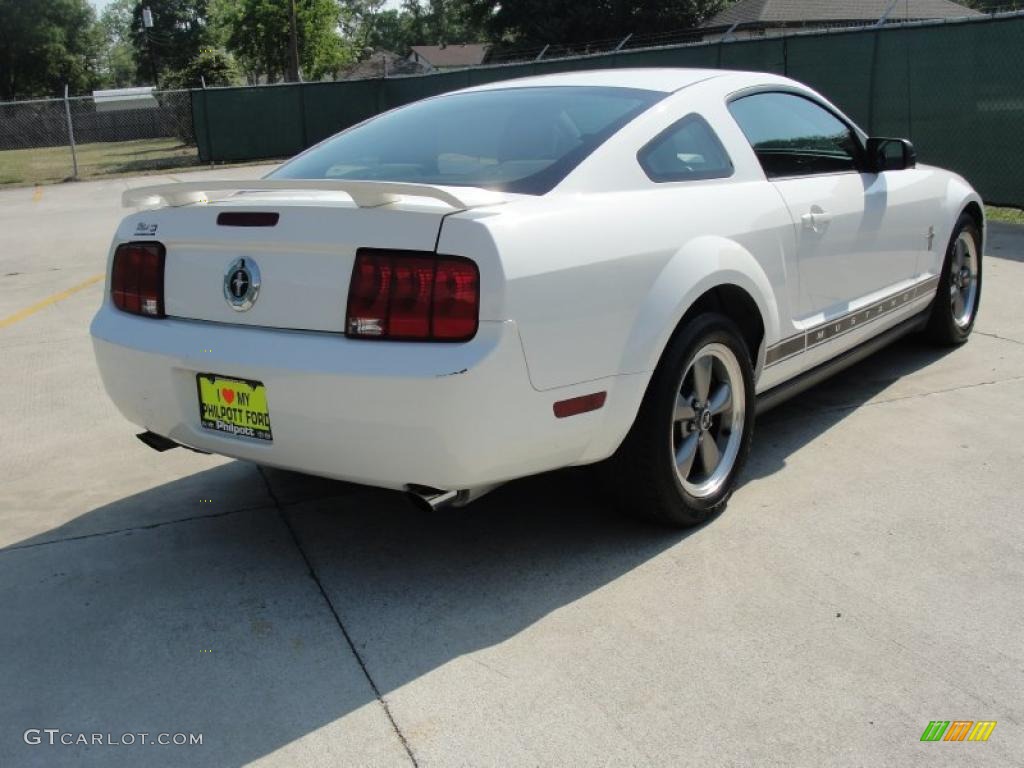 2006 Mustang V6 Premium Coupe - Performance White / Light Graphite photo #3