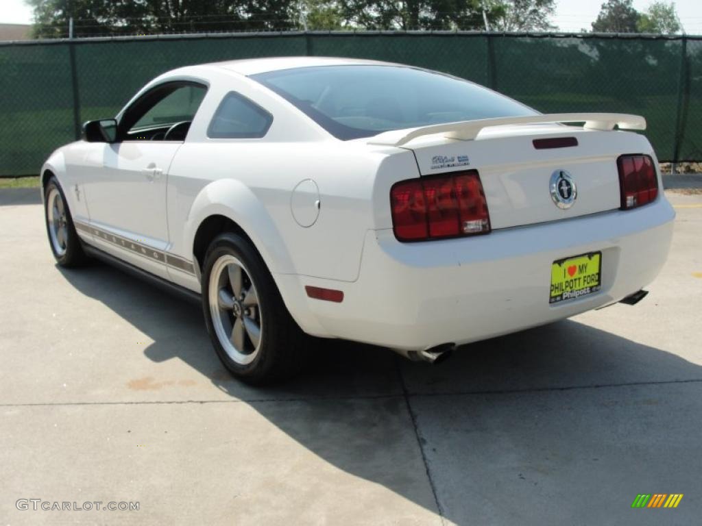 2006 Mustang V6 Premium Coupe - Performance White / Light Graphite photo #5