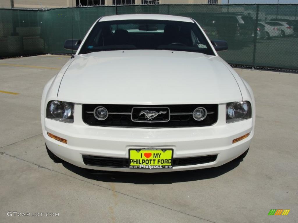2006 Mustang V6 Premium Coupe - Performance White / Light Graphite photo #8