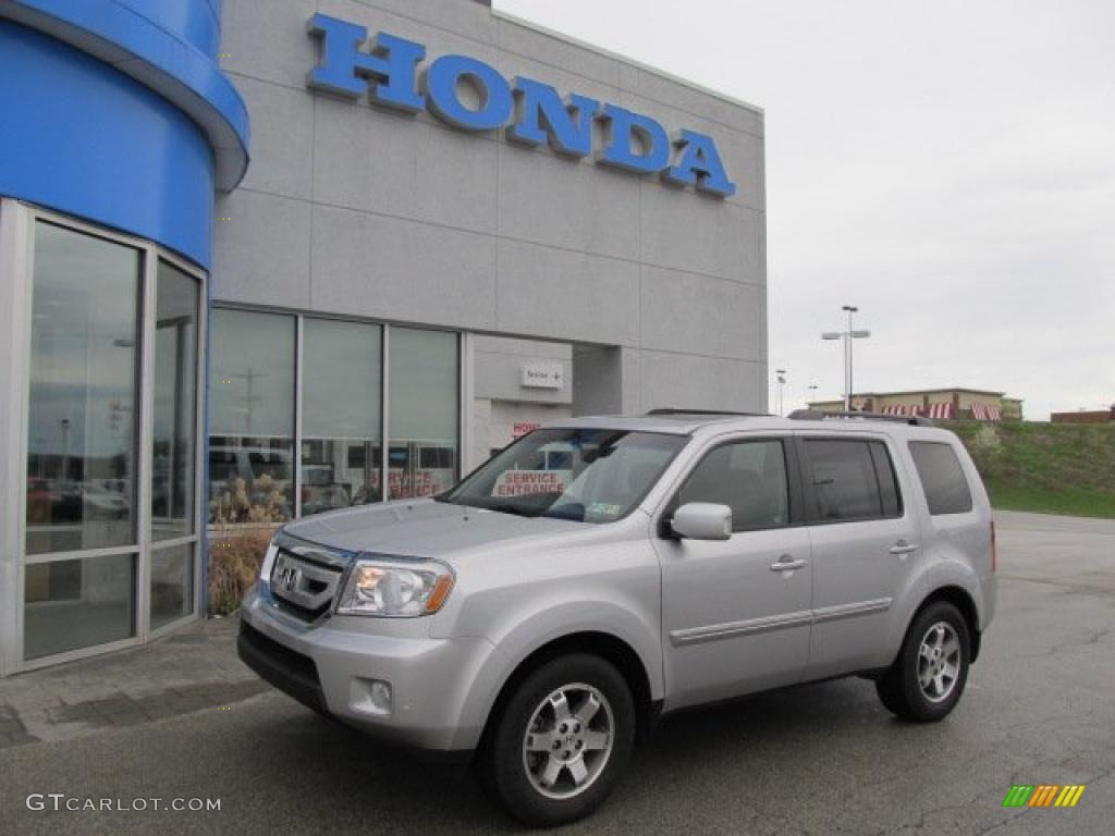 Alabaster Silver Metallic Honda Pilot