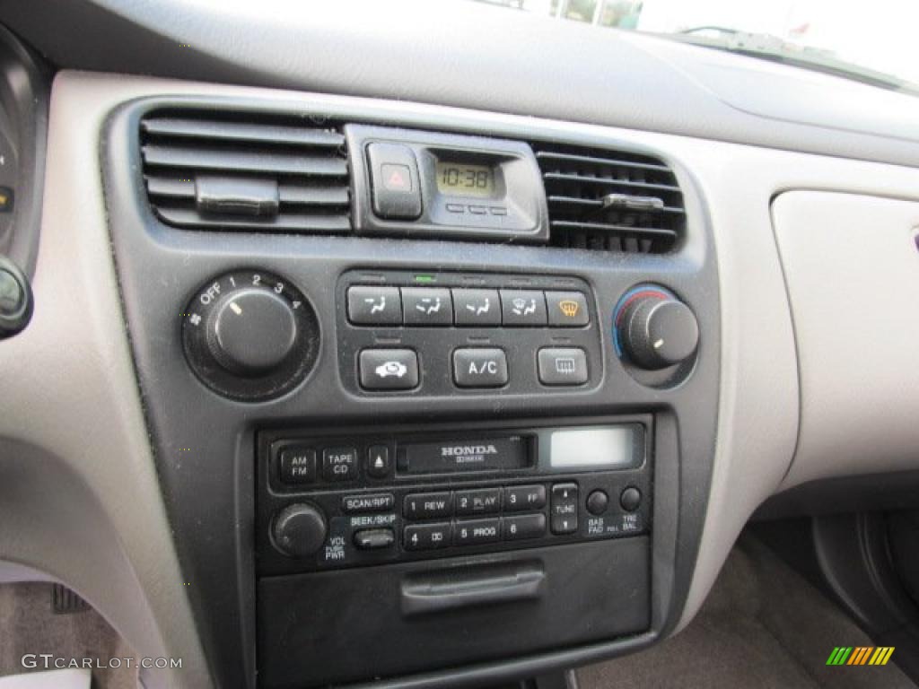 2000 Honda Accord LX V6 Sedan Controls Photo #48290557