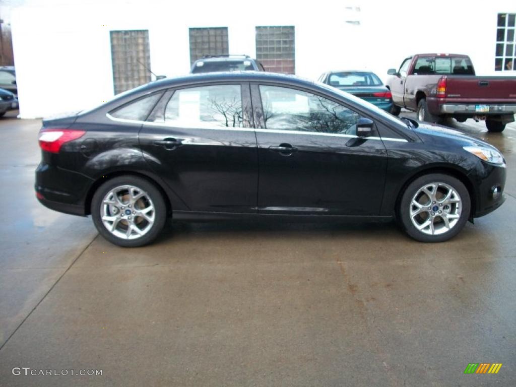 2012 Focus SEL Sedan - Tuxedo Black Metallic / Charcoal Black photo #4