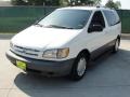 1999 Super White Toyota Sienna LE  photo #7