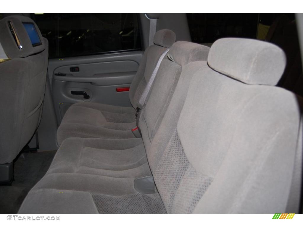 Gray/Dark Charcoal Interior 2004 Chevrolet Suburban 1500 LS Photo #48292480