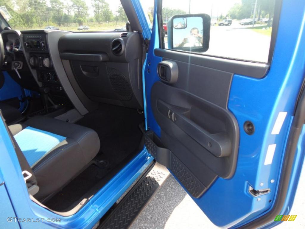 2010 Wrangler Unlimited Islander Edition 4x4 - Surf Blue Pearl / Dark Slate Gray/Blue photo #18