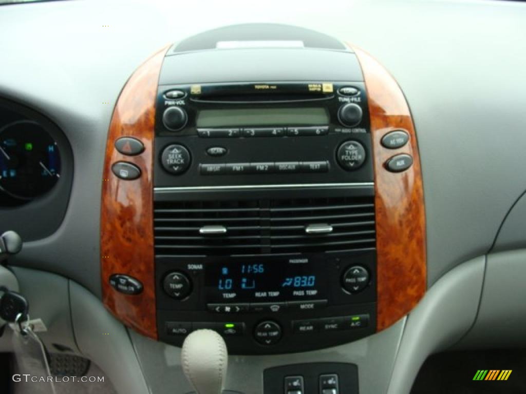 2009 Toyota Sienna XLE Controls Photo #48293359