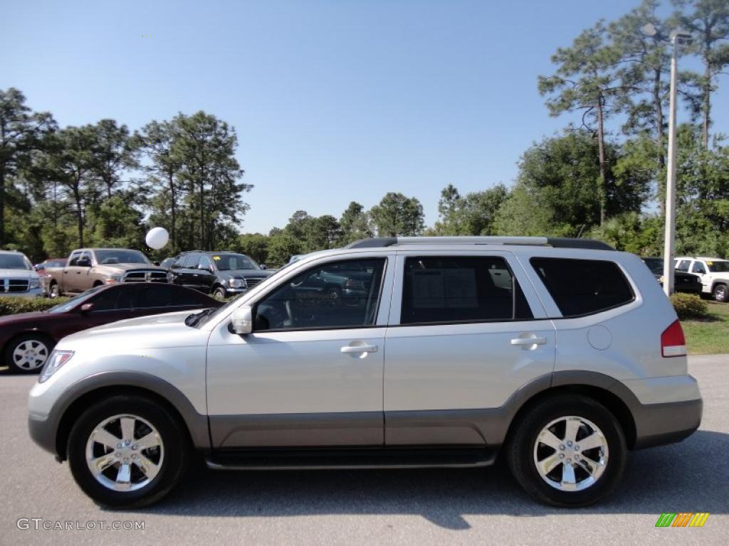 Bright Silver 2009 Kia Borrego EX V6 Exterior Photo #48293365