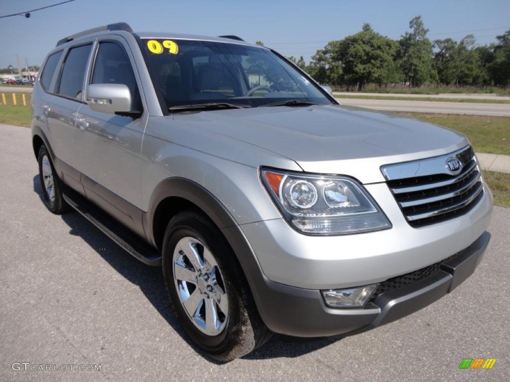 Bright Silver 2009 Kia Borrego EX V6 Exterior Photo #48293533