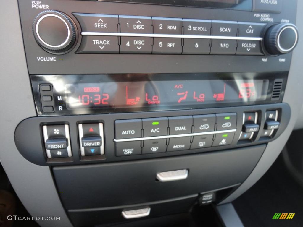 2009 Kia Borrego EX V6 Controls Photo #48293797