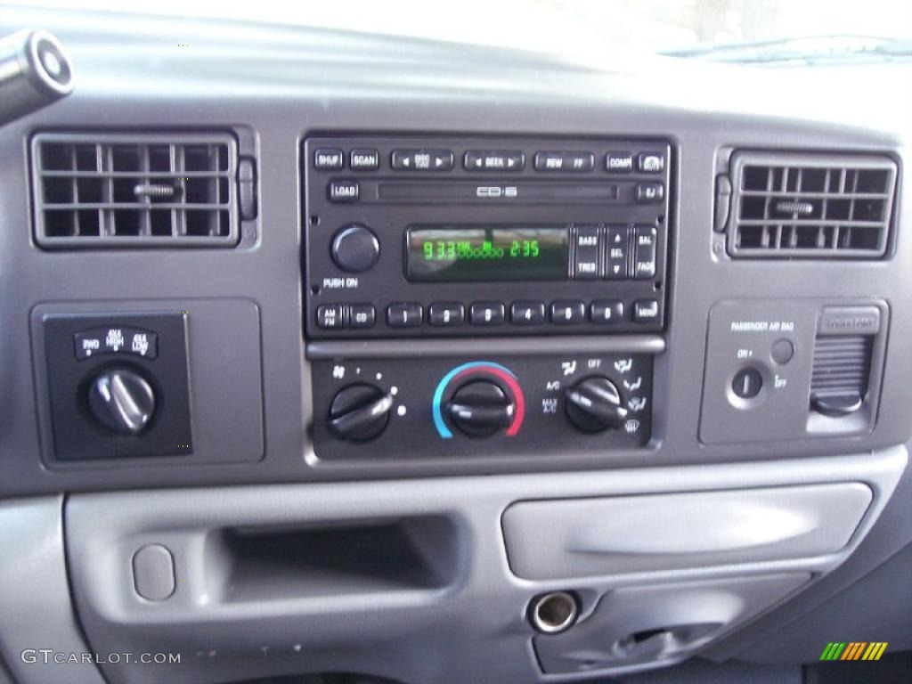 2002 Ford F250 Super Duty XLT SuperCab 4x4 Controls Photo #48293929