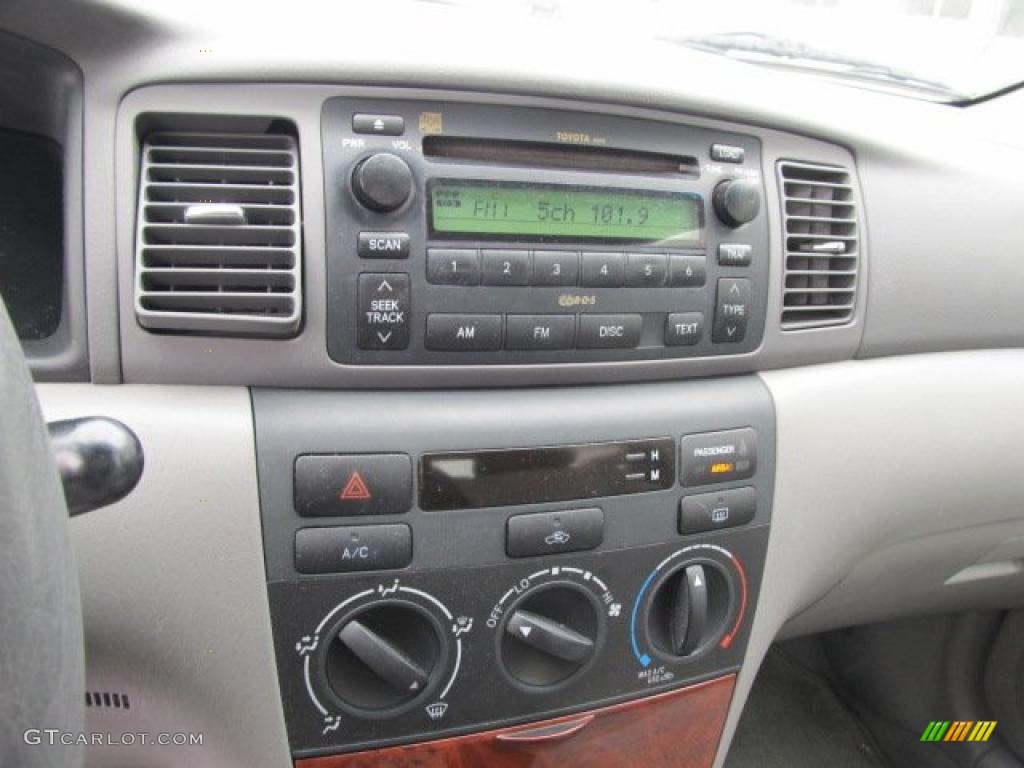 2005 Toyota Corolla LE Controls Photo #48294381