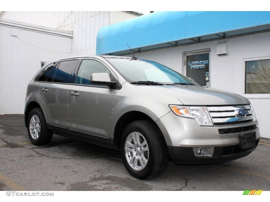 Vapor Silver Metallic Ford Edge