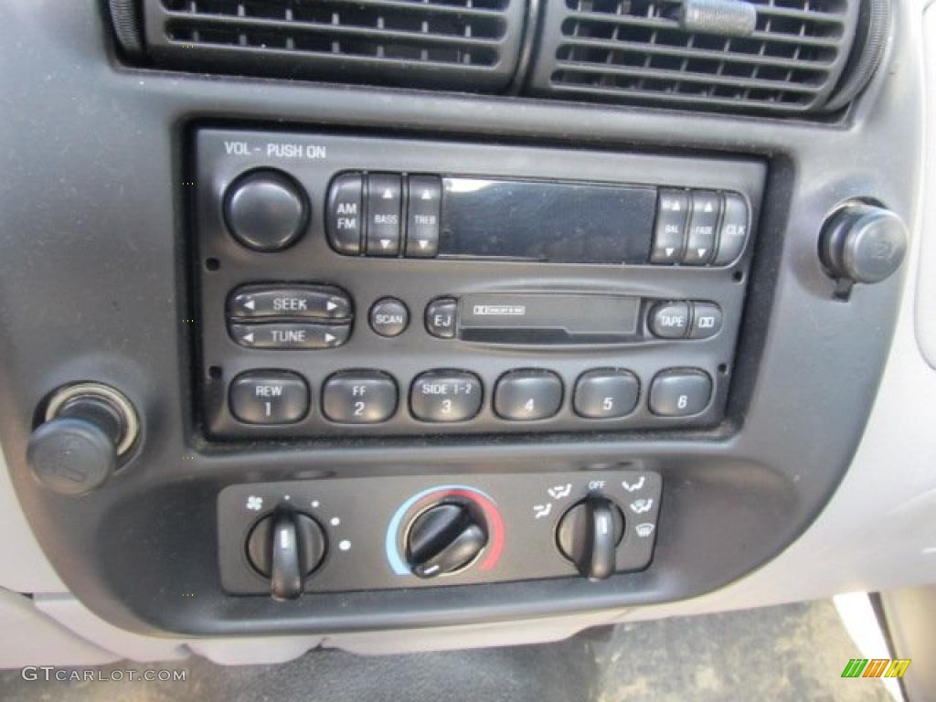1997 Ford Ranger XL Regular Cab Controls Photo #48295228