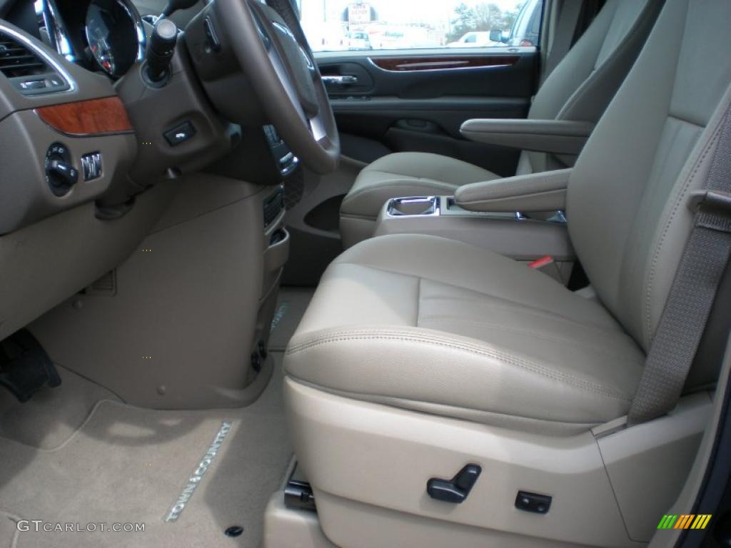 Dark Frost Beige/Medium Frost Beige Interior 2011 Chrysler Town & Country Touring - L Photo #48296536