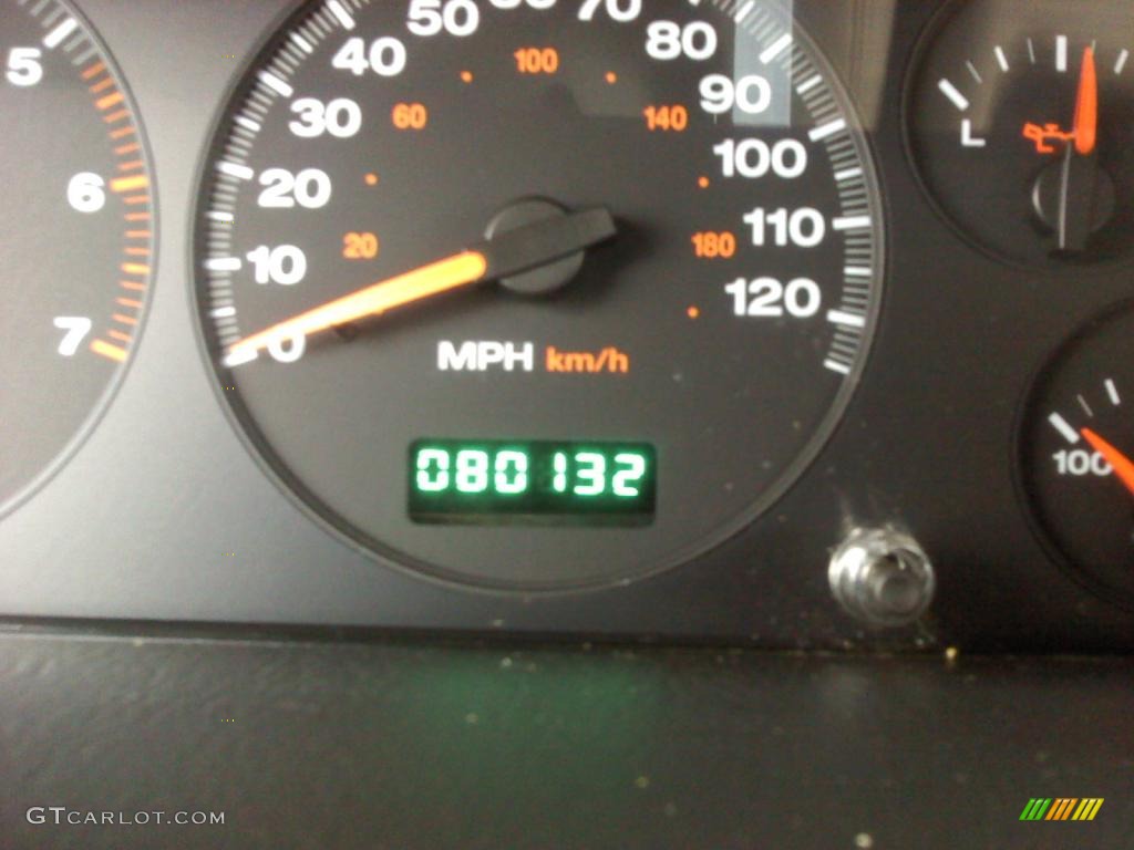 2004 Grand Cherokee Laredo 4x4 - Deep Beryl Green Pearl / Taupe photo #11