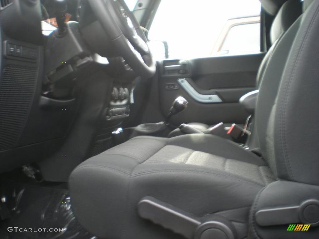 2011 Wrangler Rubicon 4x4 - Black / Black photo #4