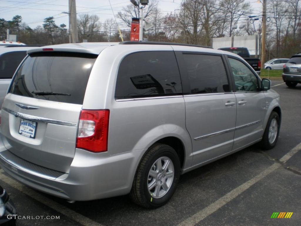 Bright Silver Metallic 2011 Chrysler Town & Country Touring Exterior Photo #48297364