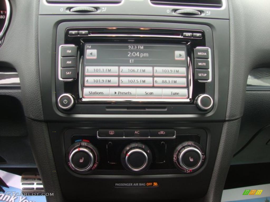2011 Volkswagen GTI 4 Door Controls Photo #48297373