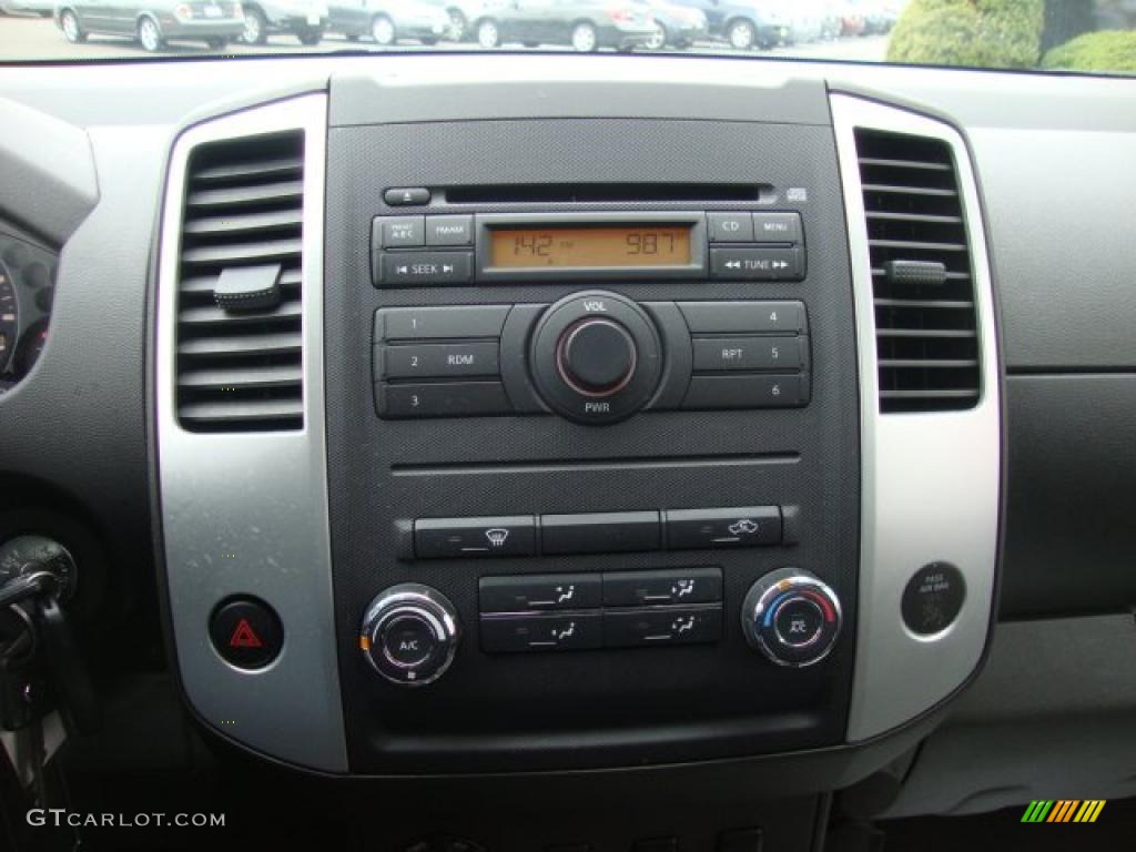 2010 Nissan Frontier SE V6 King Cab 4x4 Controls Photo #48297859