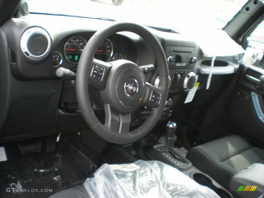 2011 Wrangler Sahara 4x4 - Black / Black photo #3