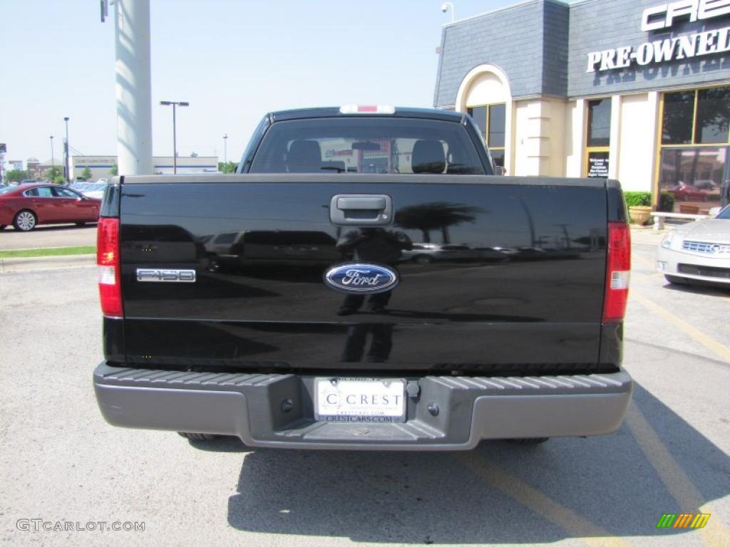 2006 F150 XL Regular Cab - Black / Medium Flint photo #6