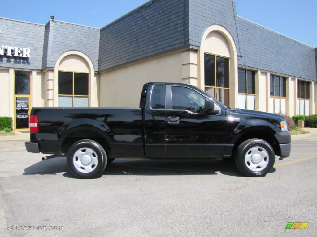 2006 F150 XL Regular Cab - Black / Medium Flint photo #8