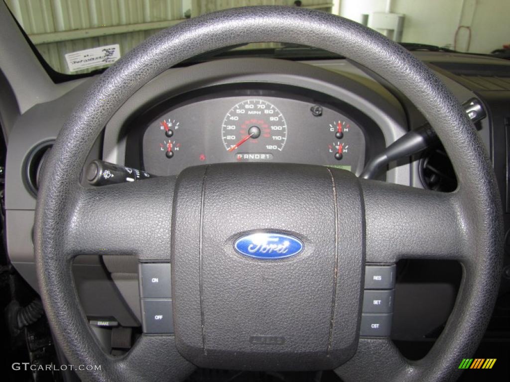 2006 F150 XL Regular Cab - Black / Medium Flint photo #13