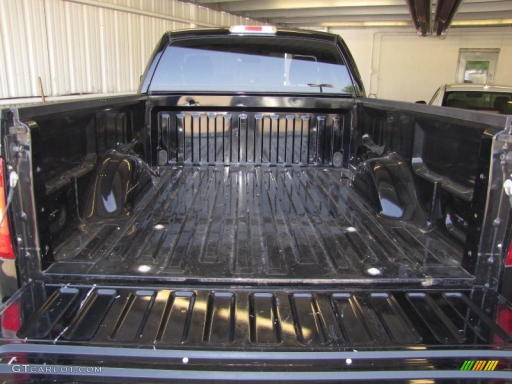 2006 F150 XL Regular Cab - Black / Medium Flint photo #17