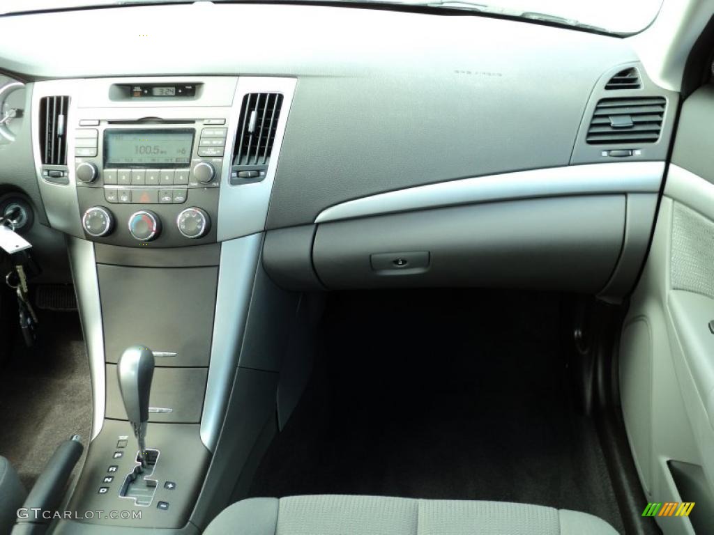 2010 Sonata GLS - Radiant Silver / Gray photo #26