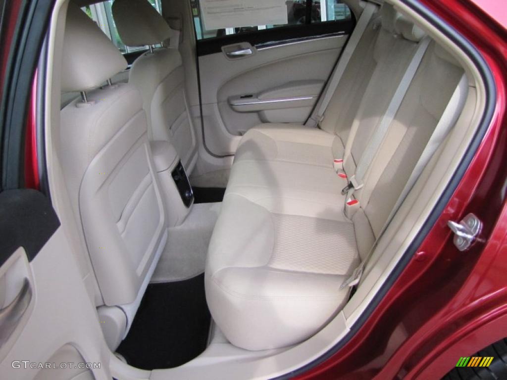 Black/Light Frost Beige Interior 2011 Chrysler 300 Standard 300 Model Photo #48301582