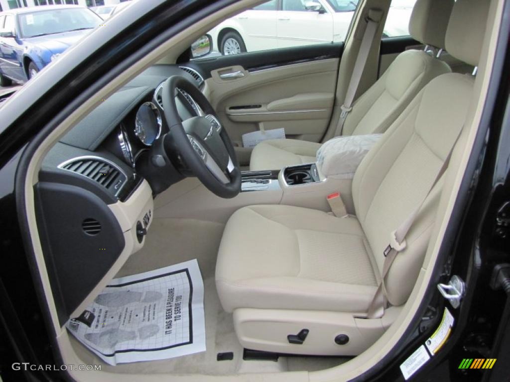 Black/Light Frost Beige Interior 2011 Chrysler 300 Standard 300 Model Photo #48301747