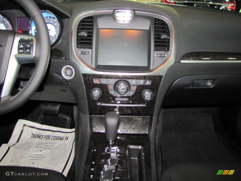 2011 Chrysler 300 Standard 300 Model Black Dashboard Photo #48301984