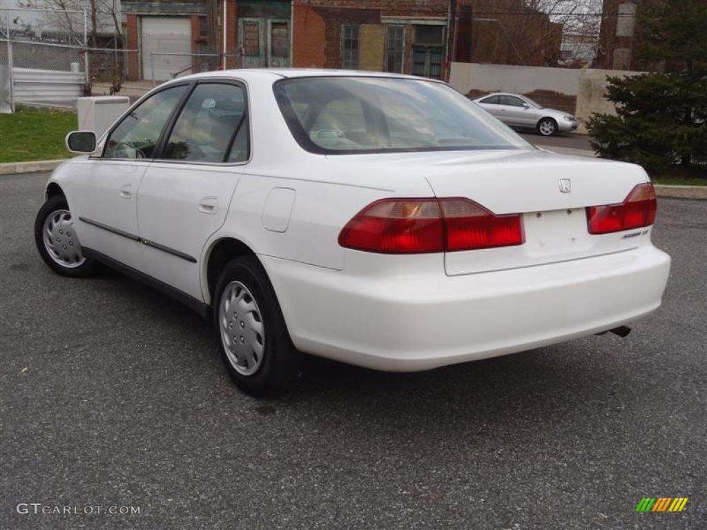 1999 Accord LX Sedan - Taffeta White / Tan photo #3