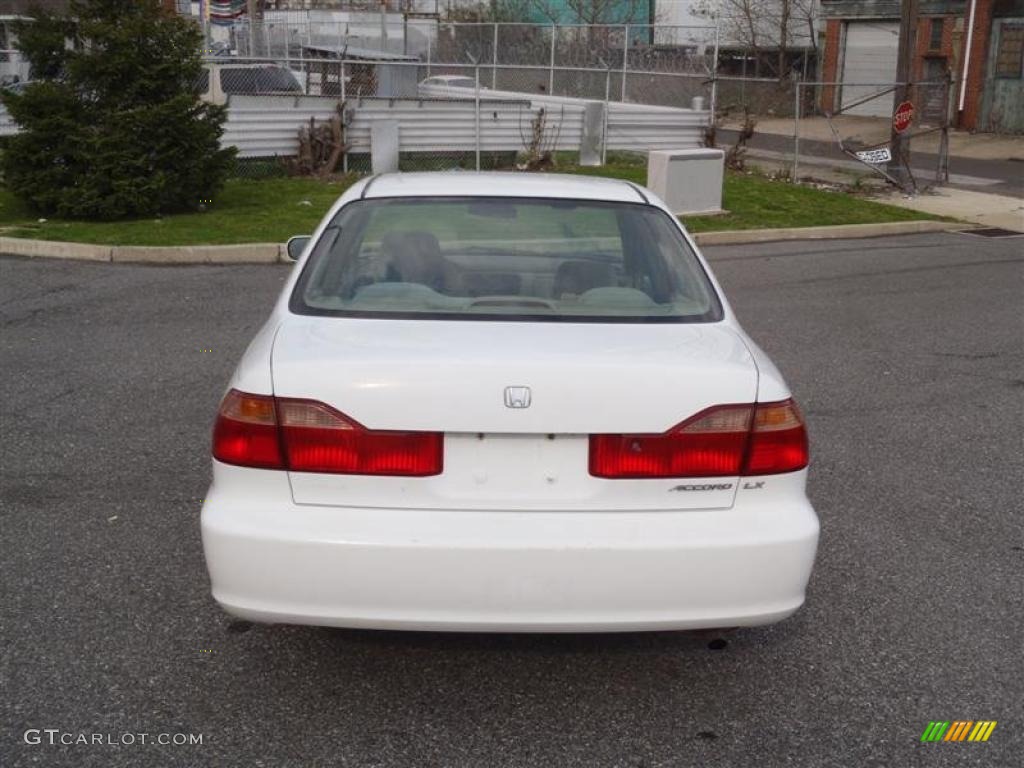 1999 Accord LX Sedan - Taffeta White / Tan photo #12