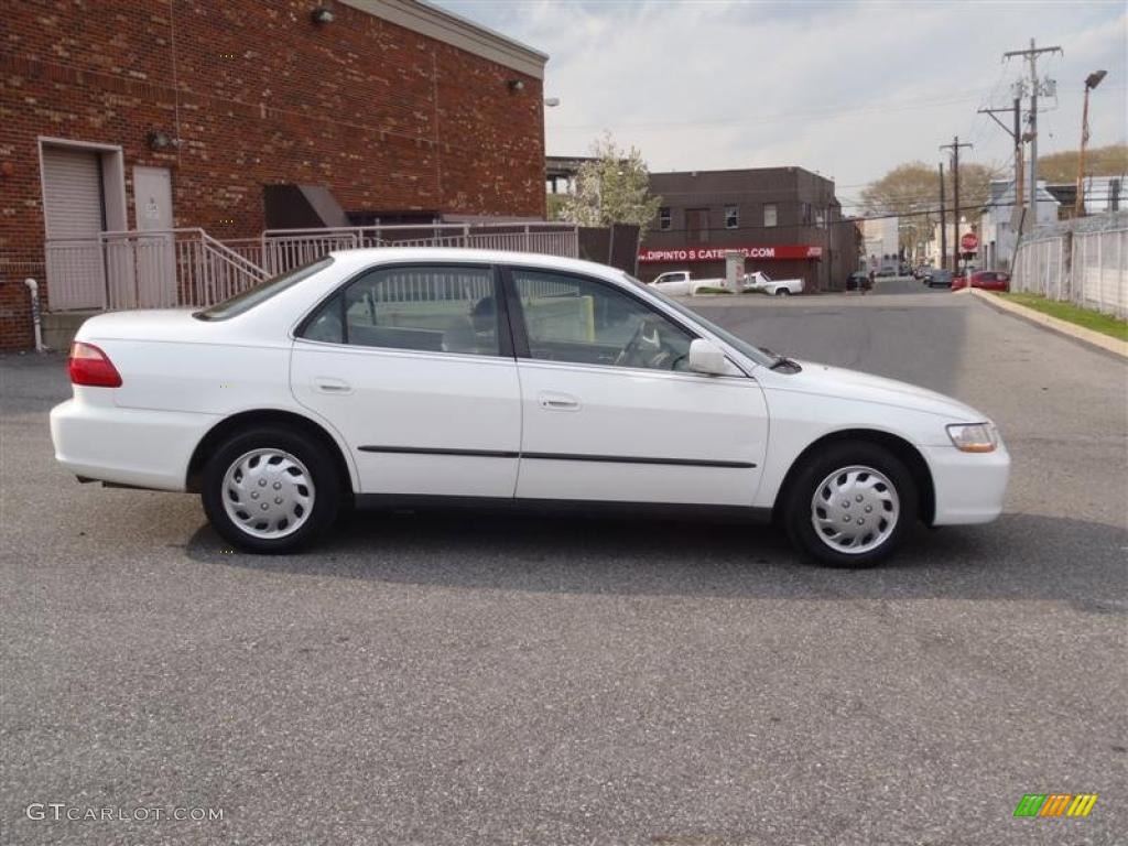 1999 Accord LX Sedan - Taffeta White / Tan photo #13