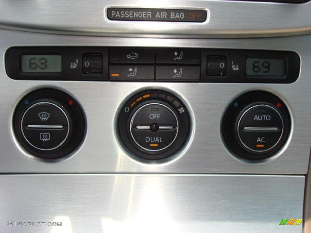 2008 Volkswagen Passat Lux Sedan Controls Photo #48304792