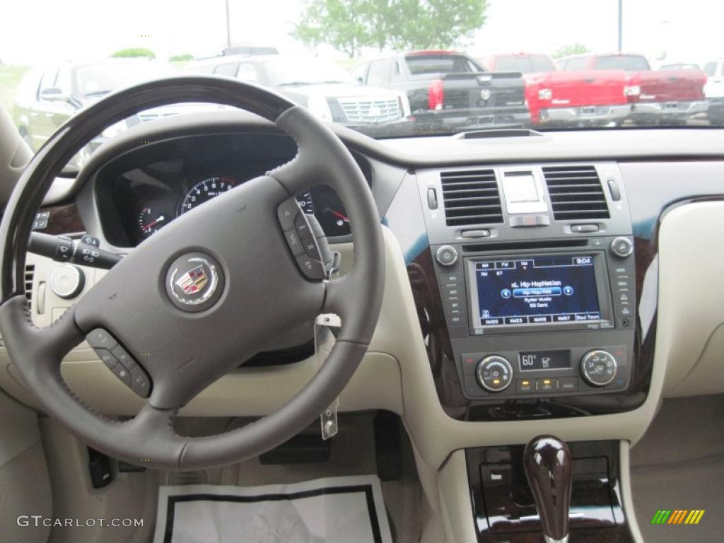 2011 Cadillac DTS Premium Shale/Cocoa Accents Steering Wheel Photo #48305608
