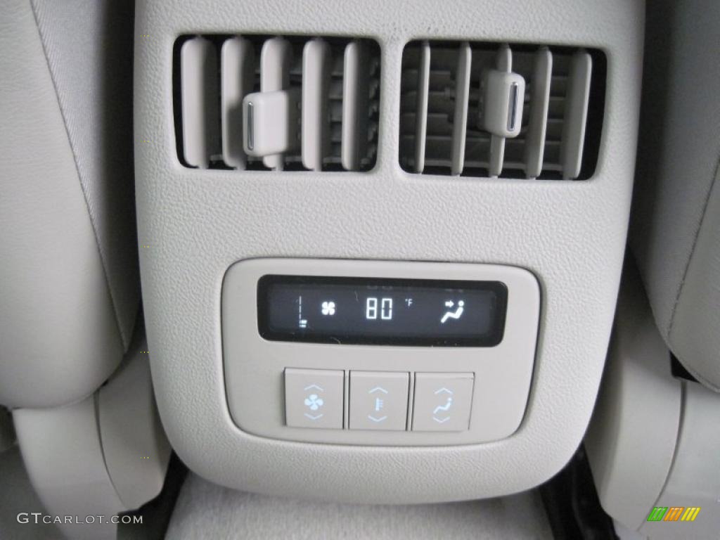 2011 Cadillac DTS Premium Controls Photo #48305635