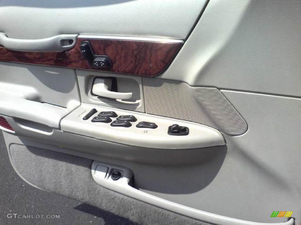 2000 Grand Marquis GS - Black / Light Graphite photo #12